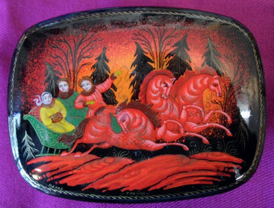 Lacquer Box Troika Red 01
